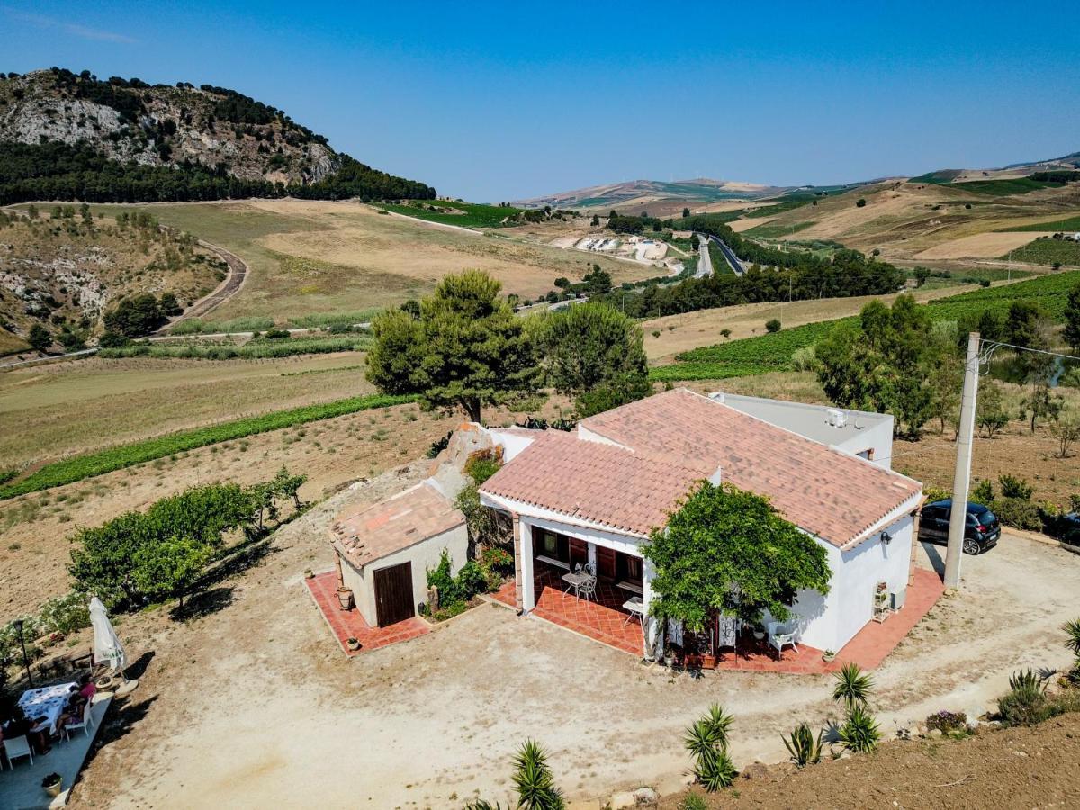 Helimos Bed&Breakfast Segesta Temple-Castellammare Калатафими Екстериор снимка